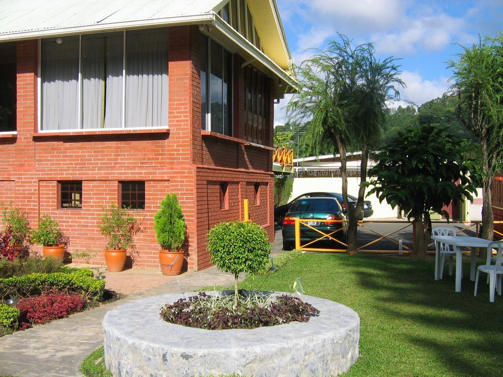 Heritage Inn Trinidad Belmont Dış mekan fotoğraf