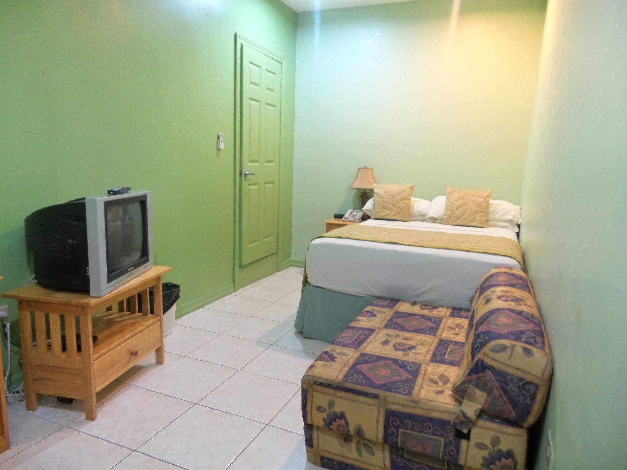 Heritage Inn Trinidad Belmont Dış mekan fotoğraf
