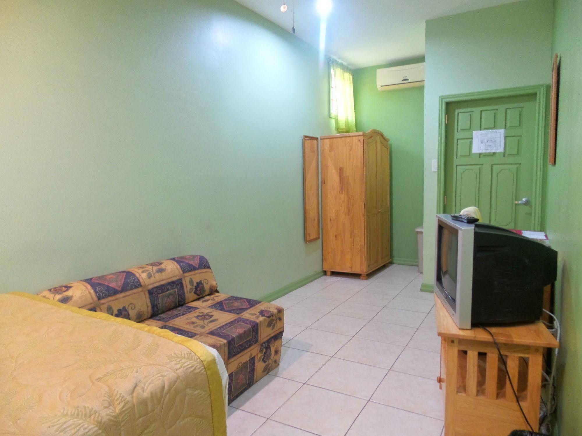 Heritage Inn Trinidad Belmont Dış mekan fotoğraf