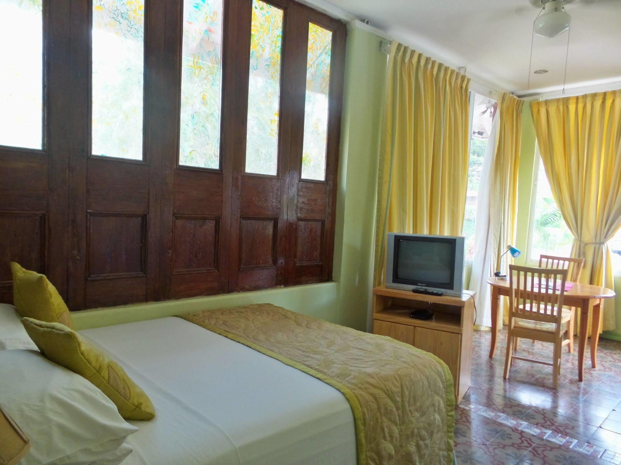 Heritage Inn Trinidad Belmont Dış mekan fotoğraf
